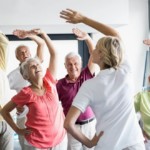 Ćwiczenia dla seniorów – gimnastyka dla osób starszych nie musi być nudna ani trudna!