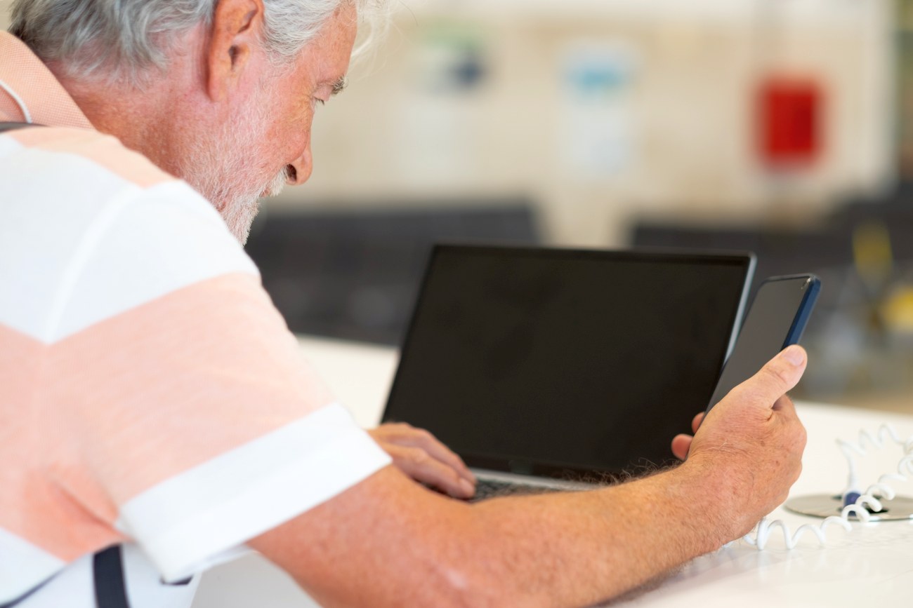 Urządzenie do przeglądania internetu laptop czy tablet