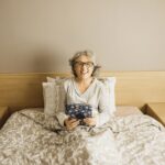 Kiedy piżamka satynowa sprawdzi się lepiej niż klasyczna bawełniana?