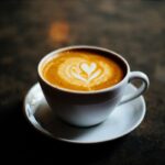 Filiżanki na prezent – jak wybrać elegancki i osobisty upominek?